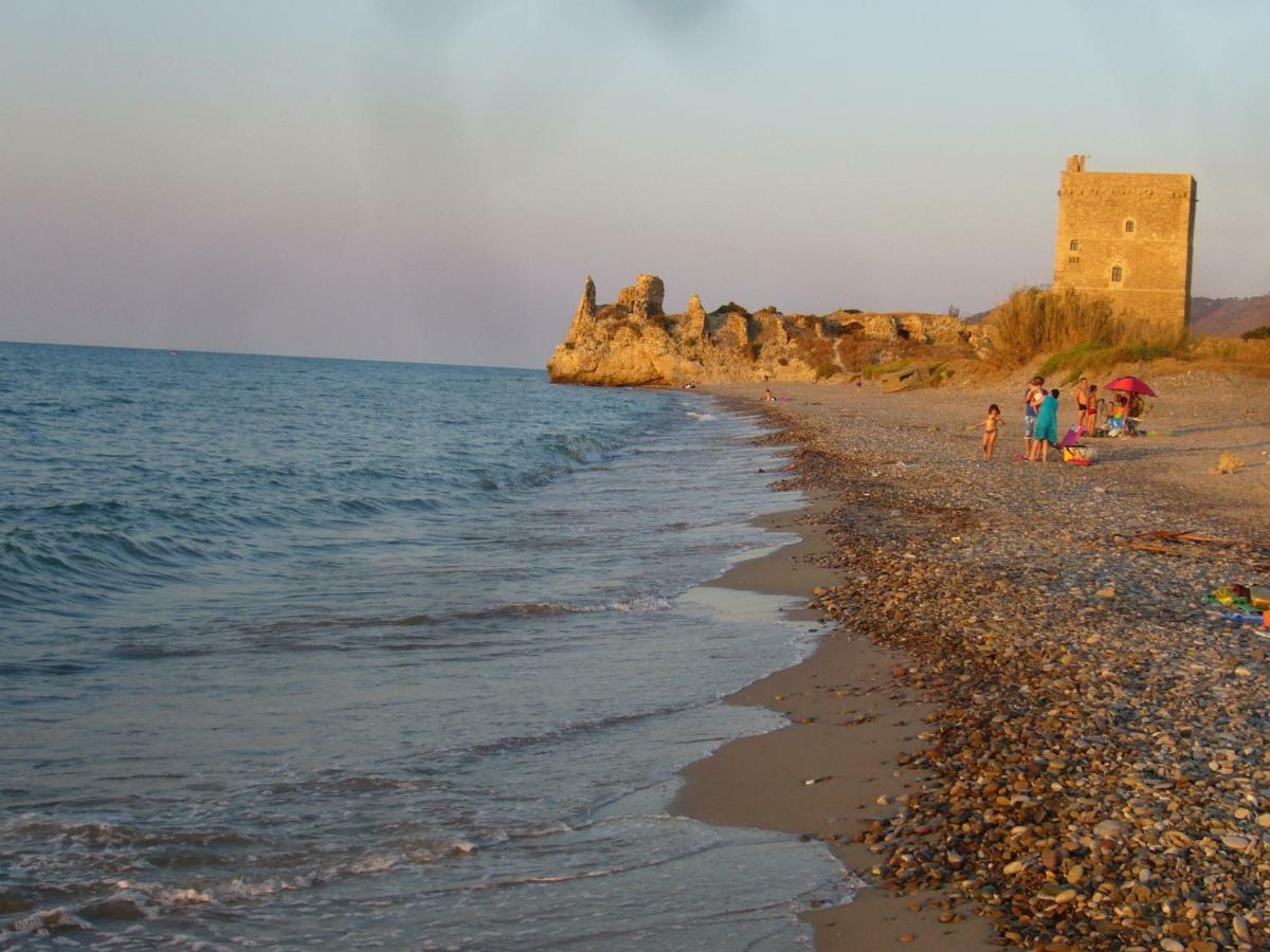 Casaleo Otel Campofelice Di Roccella Dış mekan fotoğraf