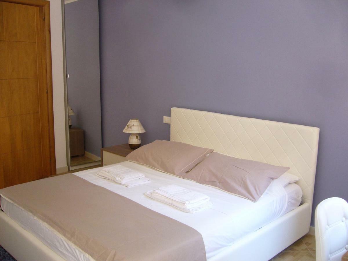 Casaleo Otel Campofelice Di Roccella Dış mekan fotoğraf