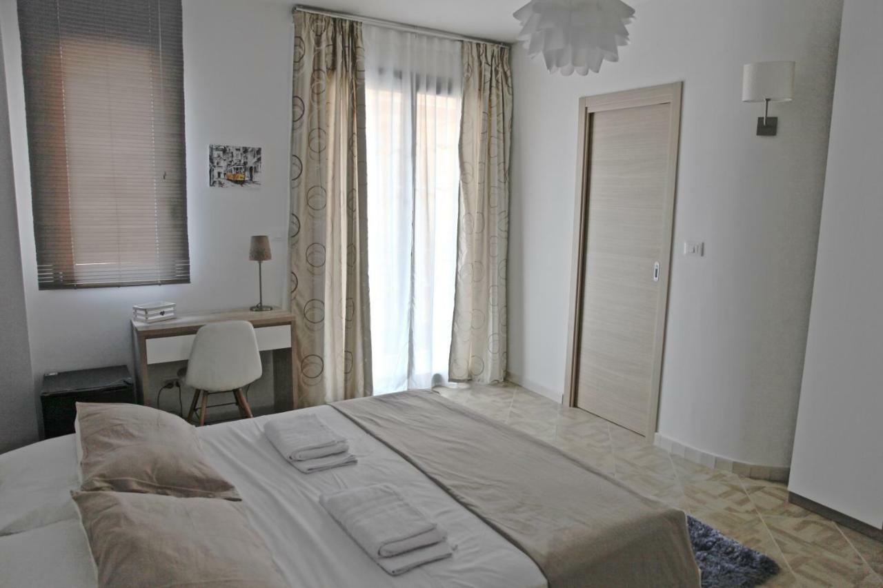 Casaleo Otel Campofelice Di Roccella Dış mekan fotoğraf